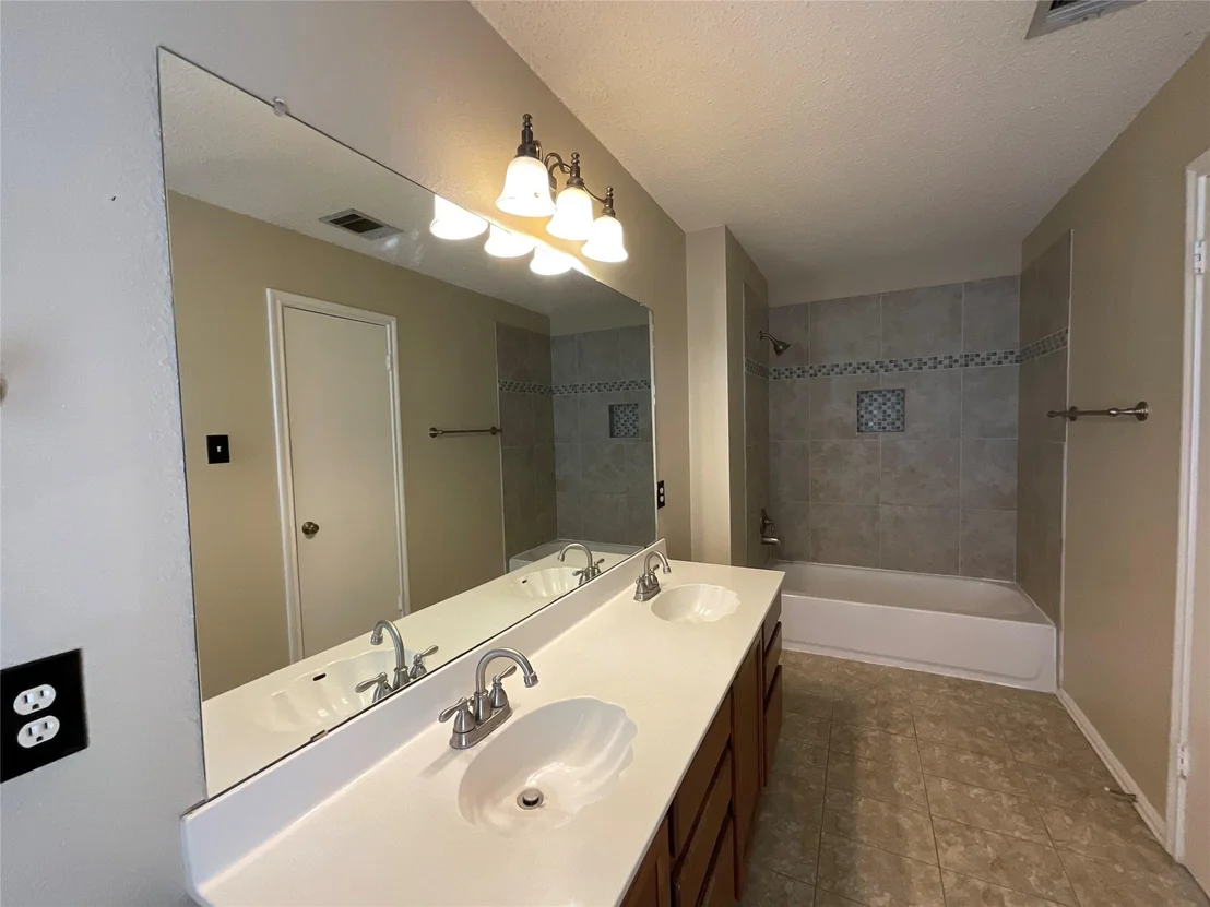 Photo of 1172 Southern PL