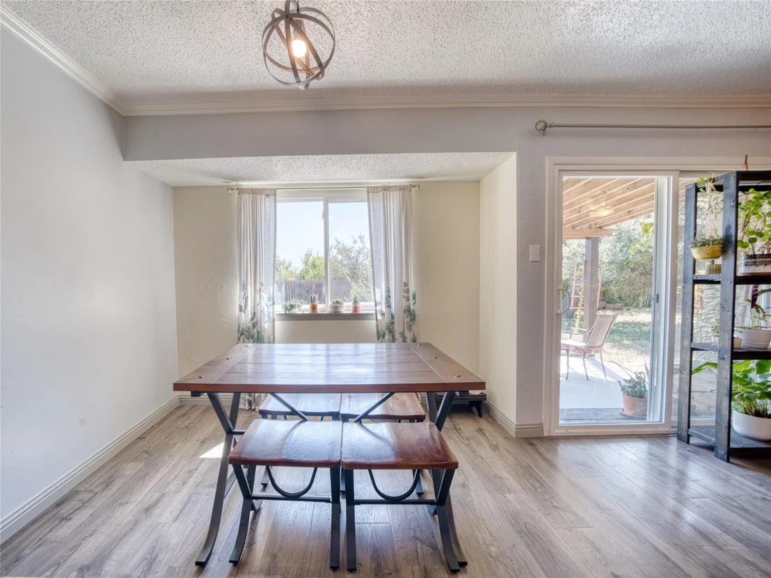 Photo of 1009 Green Meadow DR