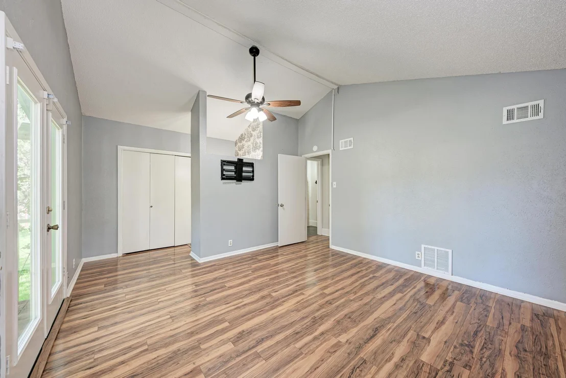 Photo of 2505 Linwood RD