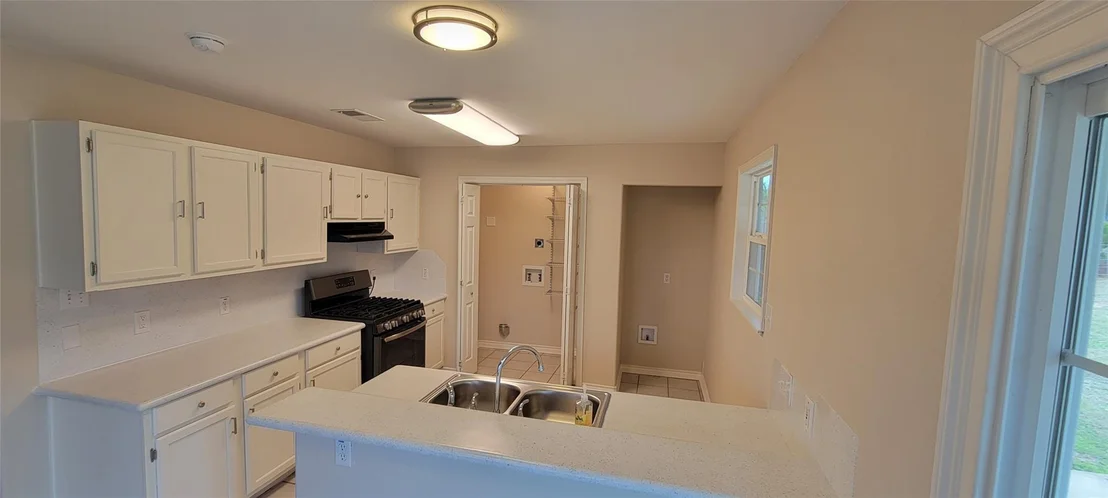 Photo of 195 Cardinal DR