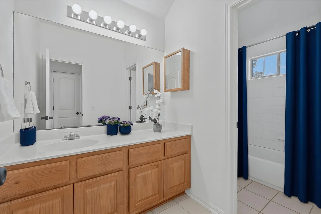 Photo of 220 Canterbury DR