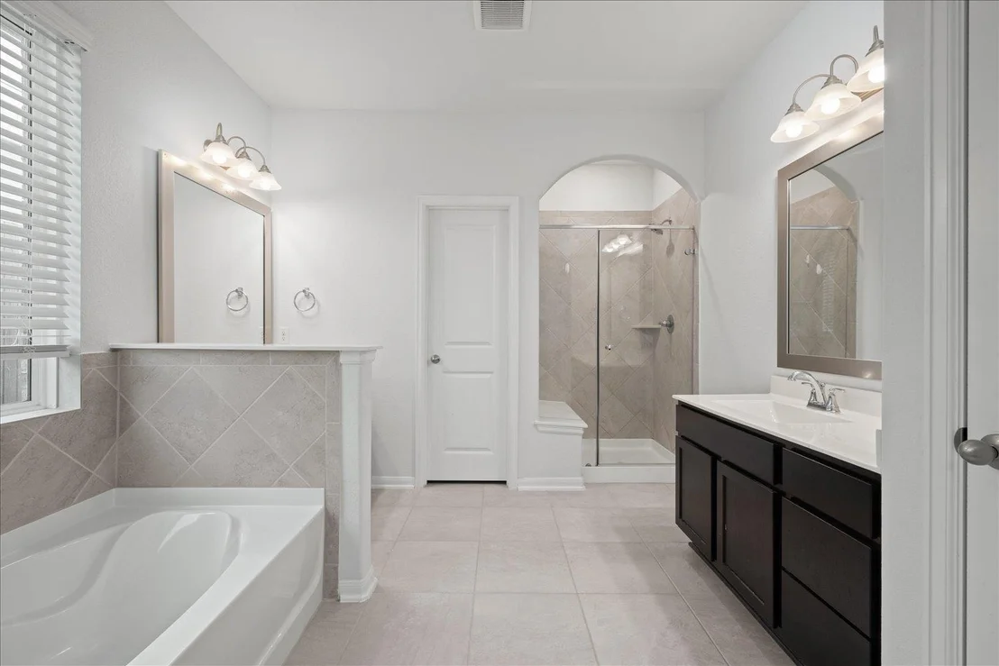 Photo of 423 Leadtree LOOP