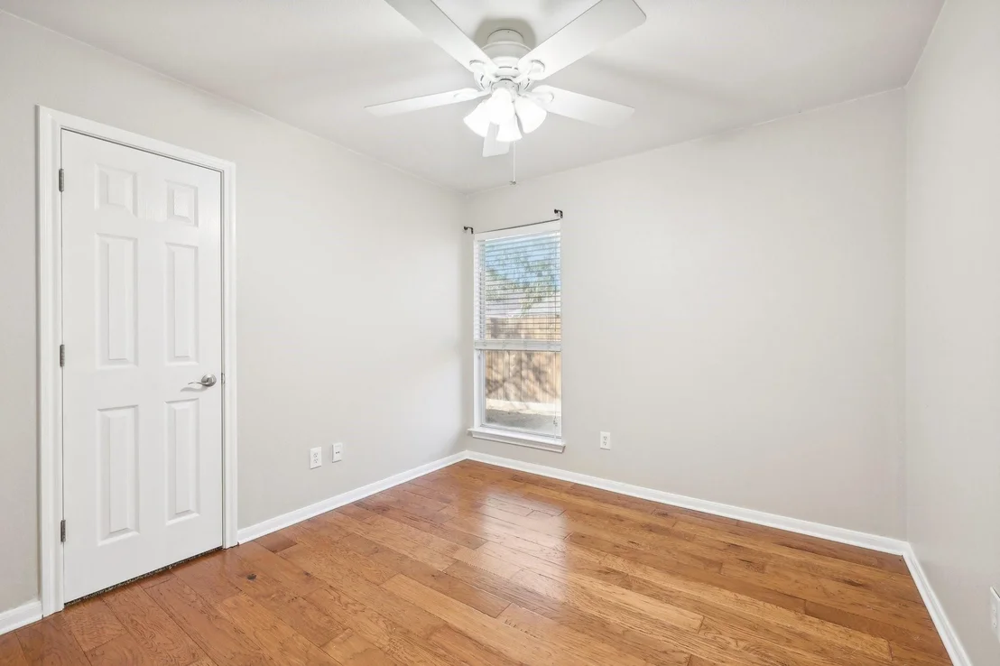 Photo of 127 Hickory LN