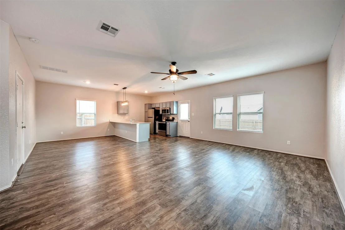 Photo of 817 Circle WAY
