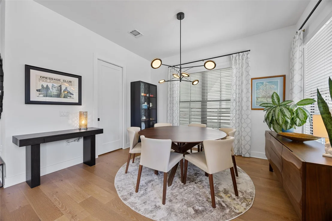 Photo of 2304 Mc Bee ST