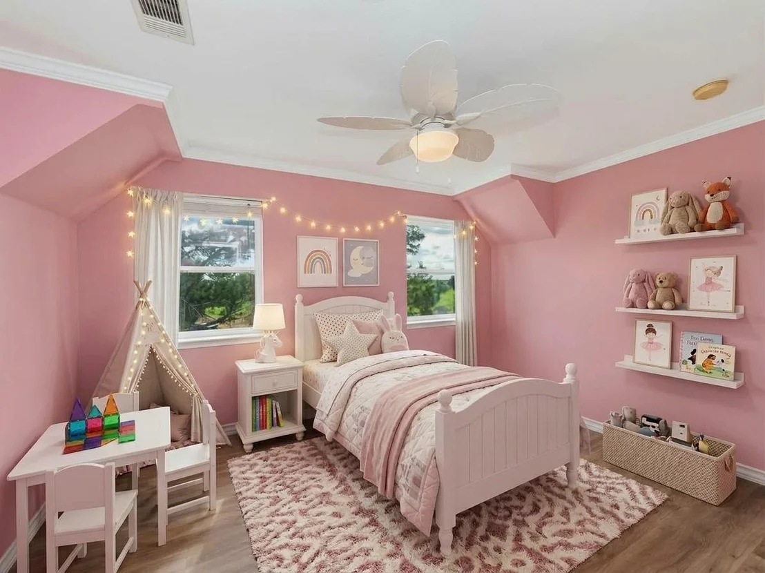 Photo of 245 Country LN