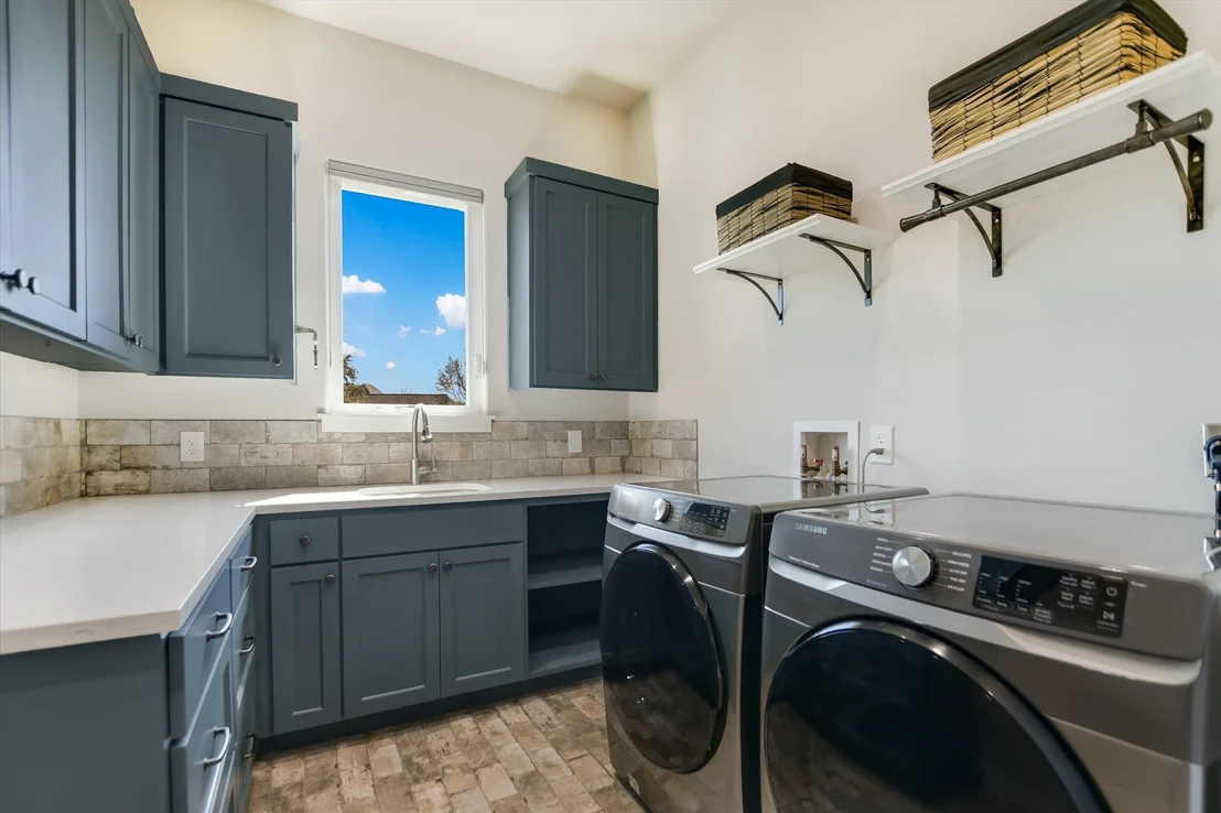 Photo of 106 Rangeway CIR