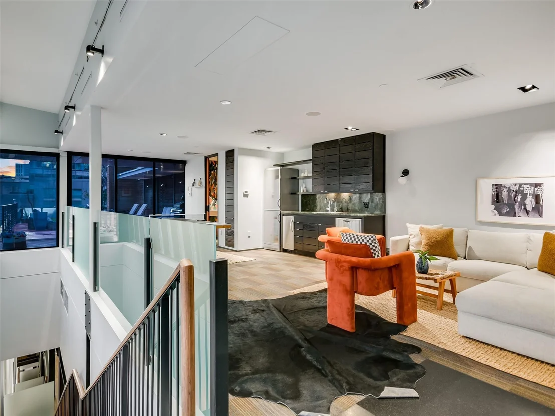 Photo of 811 Congress Ave