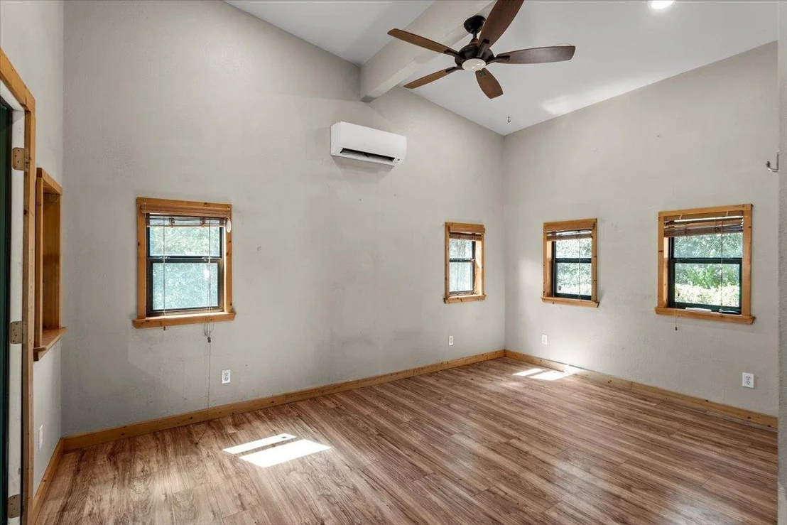 Photo of 138 Forest LN