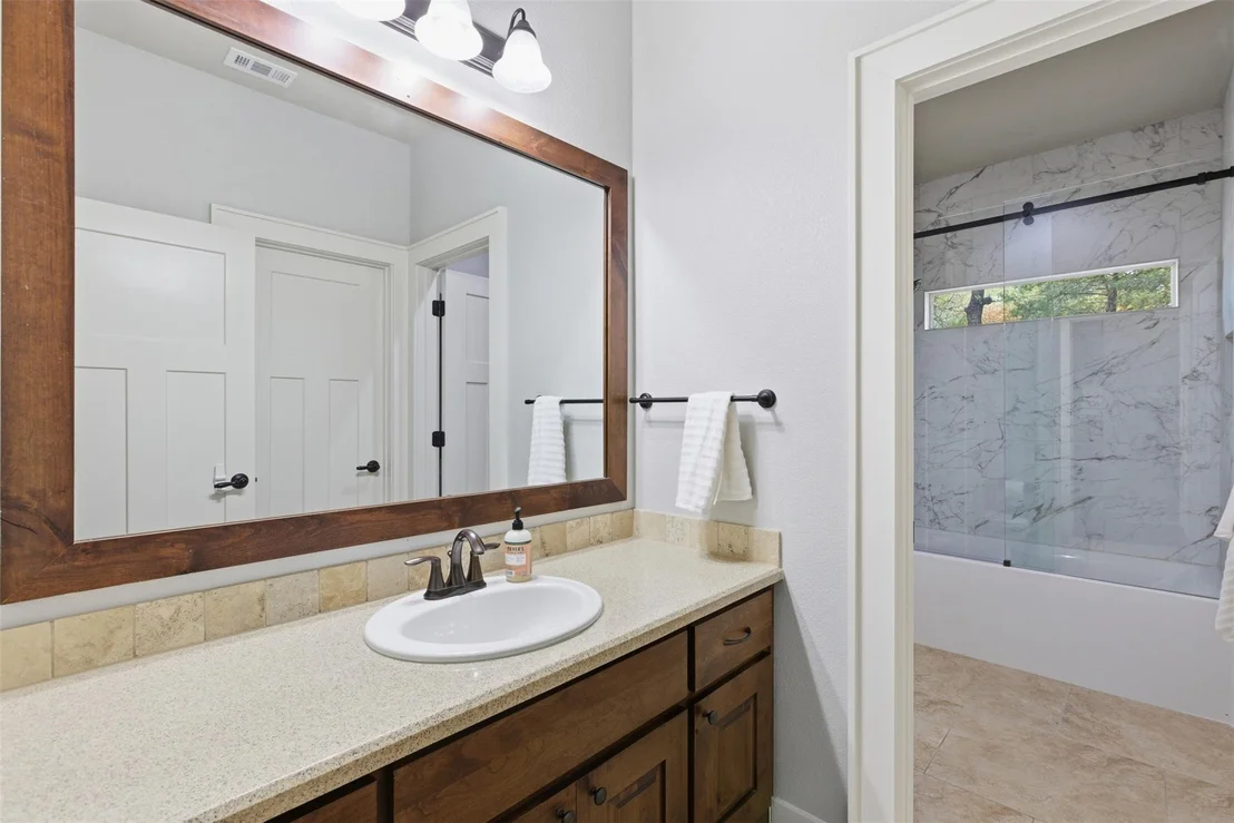 Photo of 129 Valley View DR