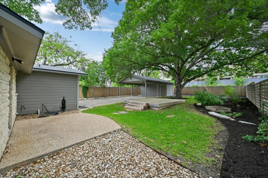 Photo of 7313 Grover Ave