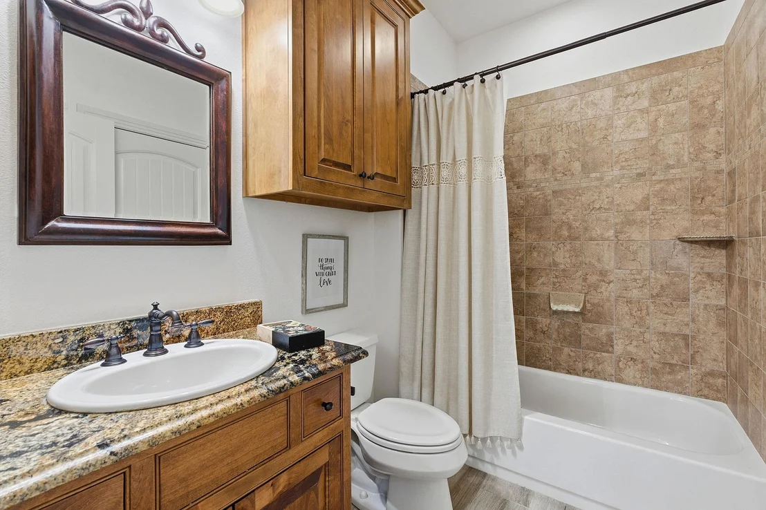 Photo of 308 Oak Plaza CV