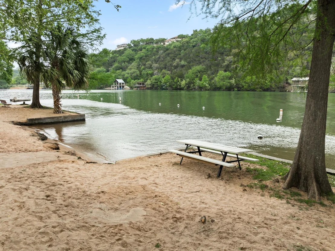 Photo of 900 Lipan TRL