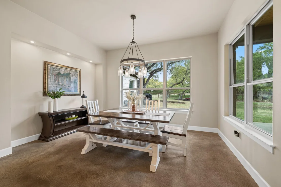 Photo of 909 Highland Spring LN