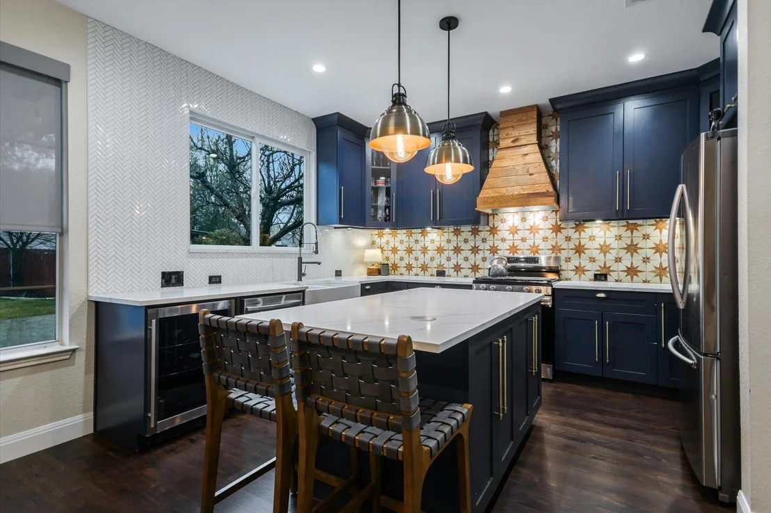 Photo of 10208 Beard Ave
