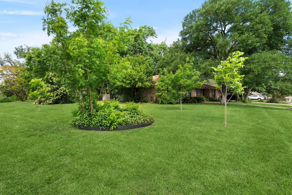 Photo of 301 Tallwood DR