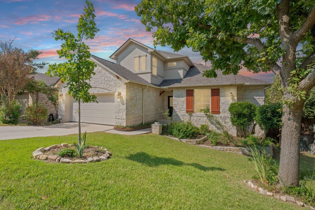 Photo of 220 Canterbury DR