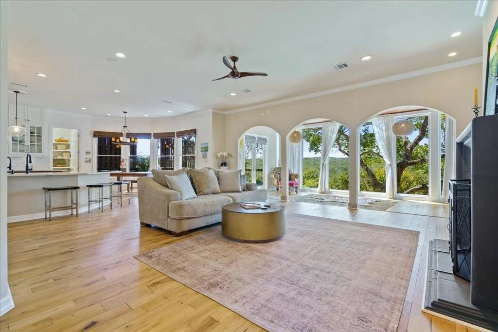 Photo of 4100 Love Bird LN