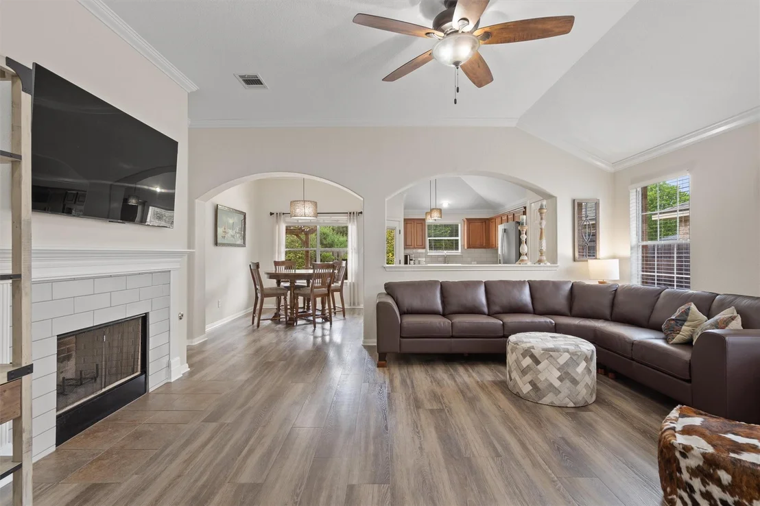 Photo of 332 Hidden Brook LN