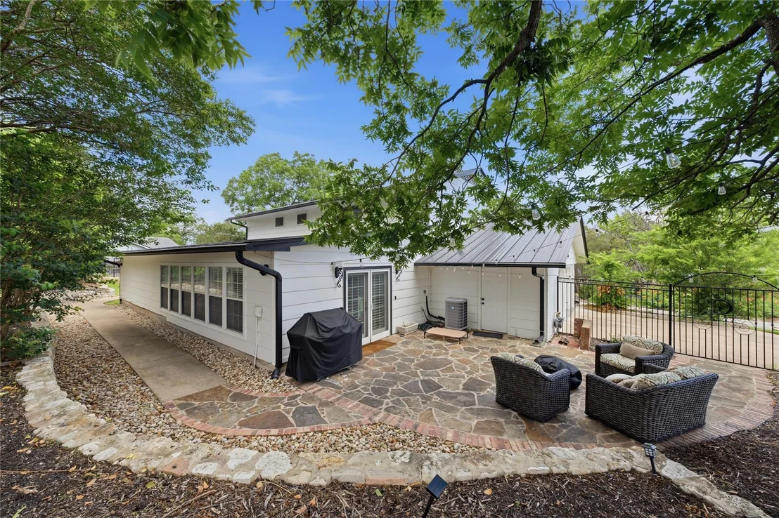 Photo of 3409 Lakeside DR