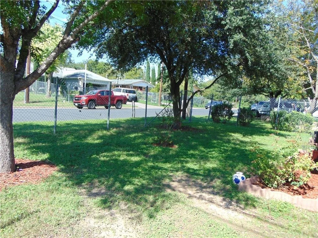 Photo of 6901 Blessing Ave