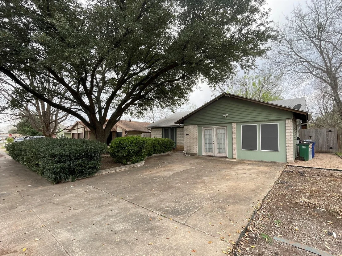 Photo of 5608 PEPPERTREE PKWY