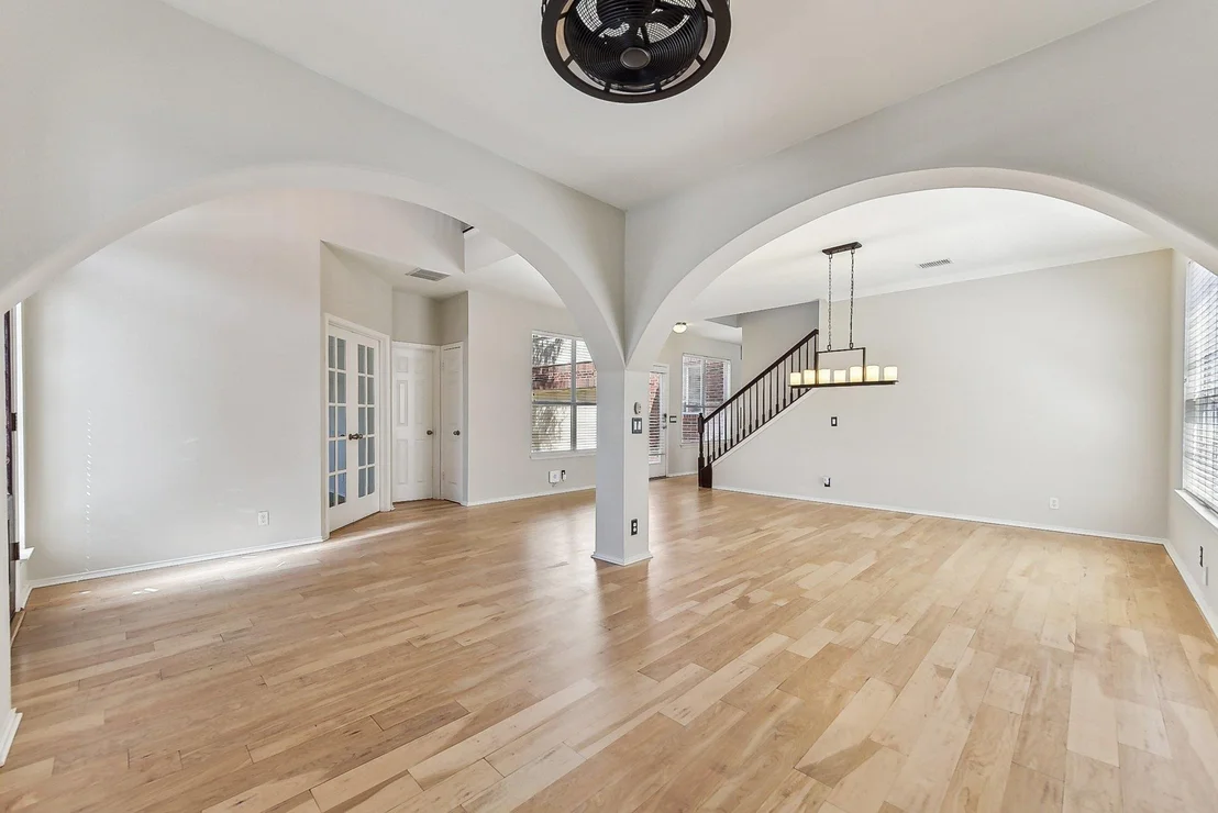 Photo of 3998 Lord Byron CIR