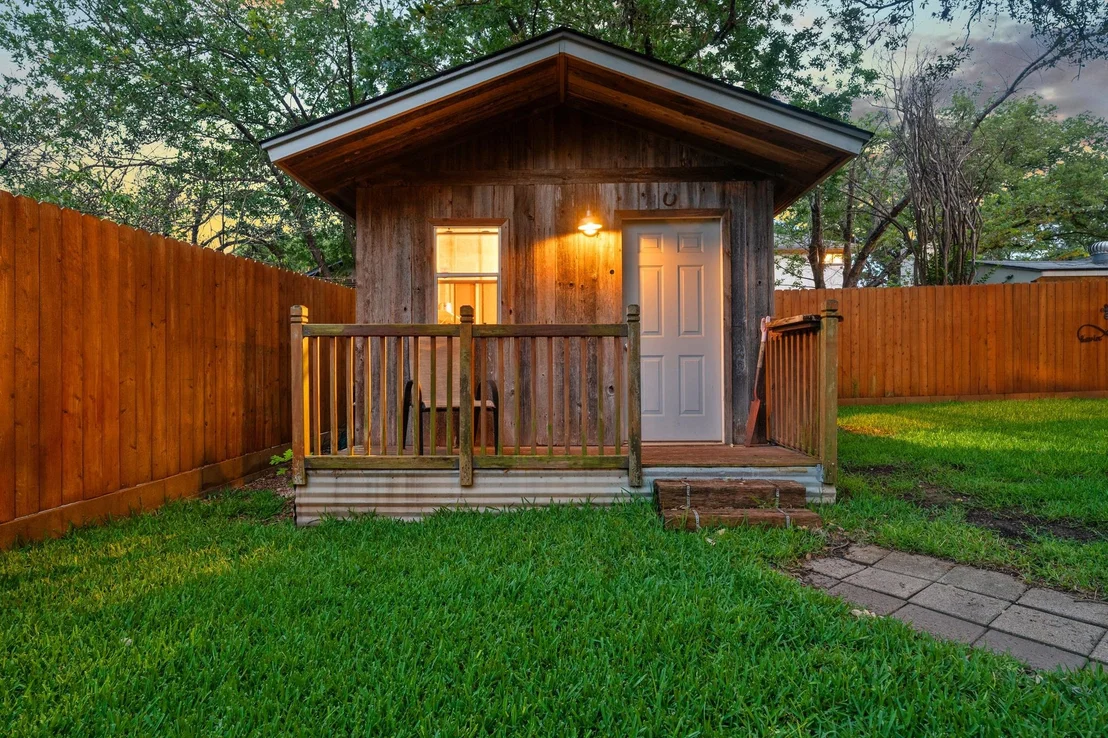 Photo of 805 Angleton CV
