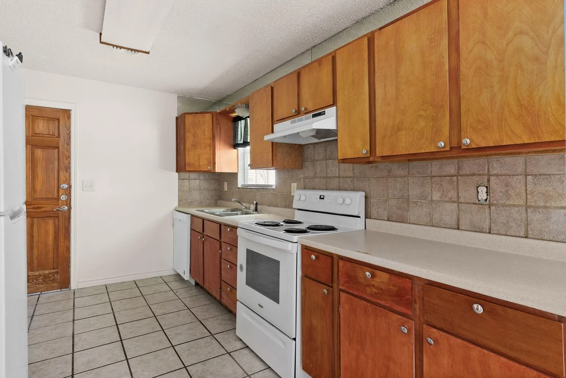 Photo of 2813 Live Oak DR