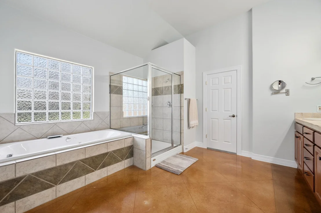Photo of 531 Leanna Oak LOOP