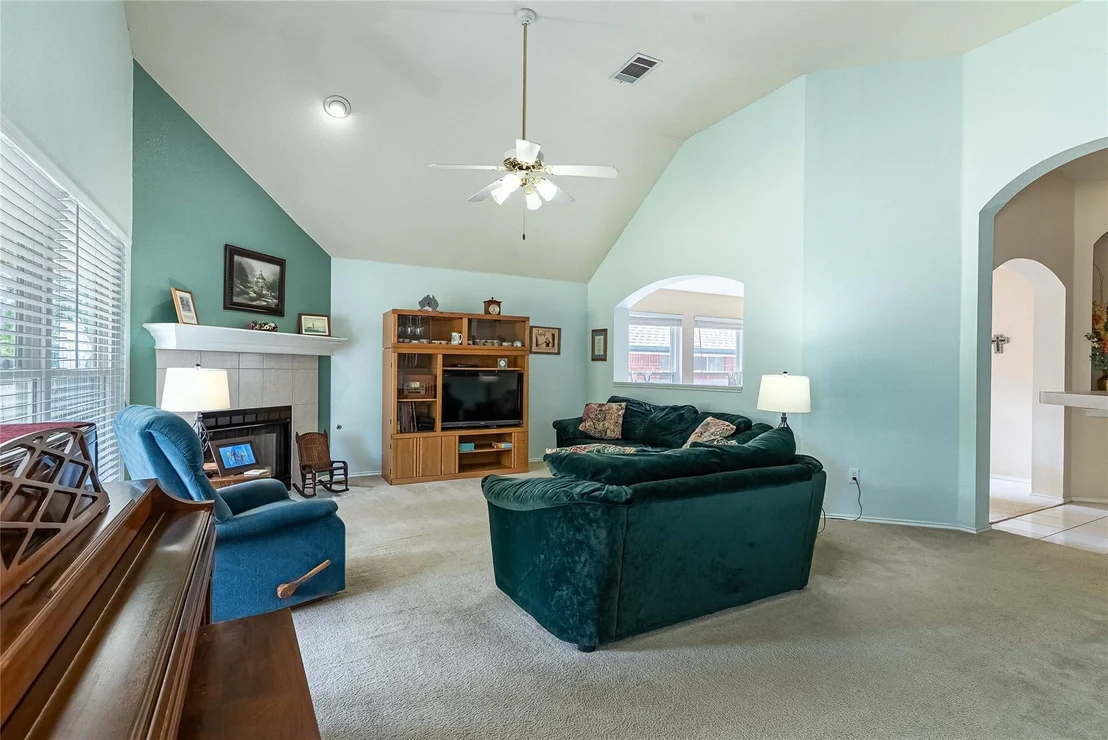 Photo of 1106 Willow Creek DR