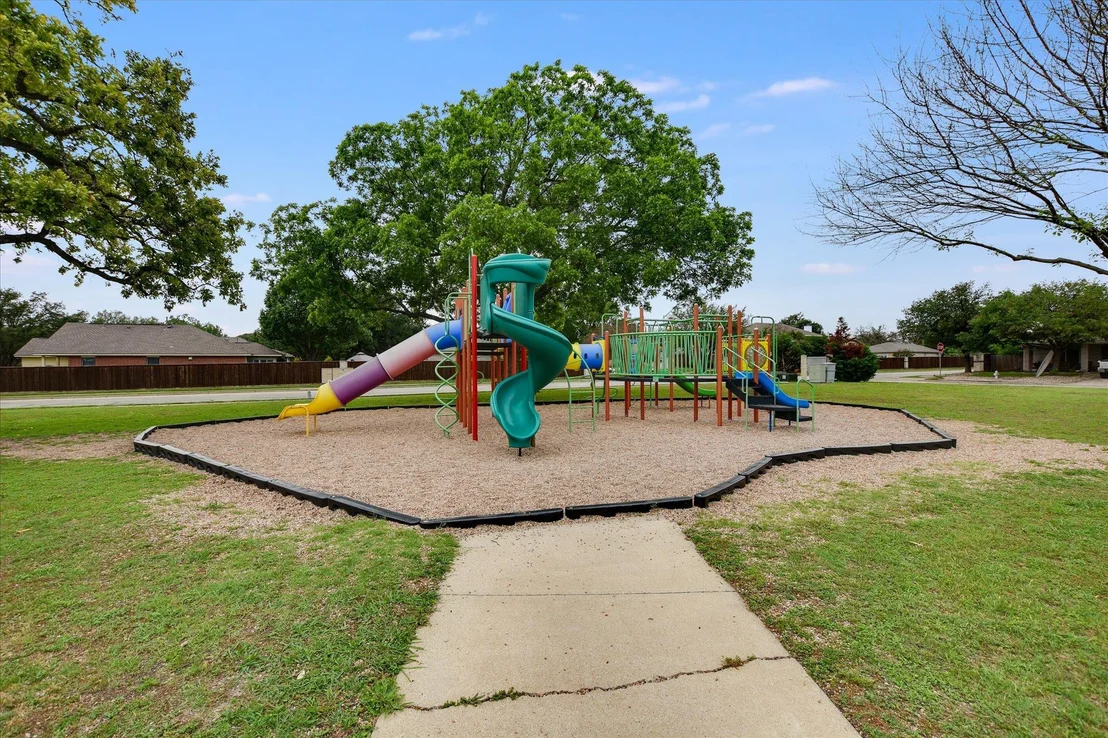 Photo of 406 Golden Gate DR