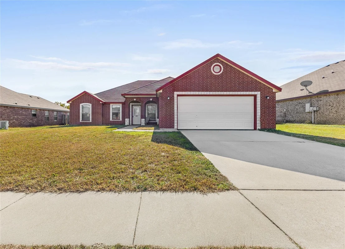 Photo of 308 Curtis DR