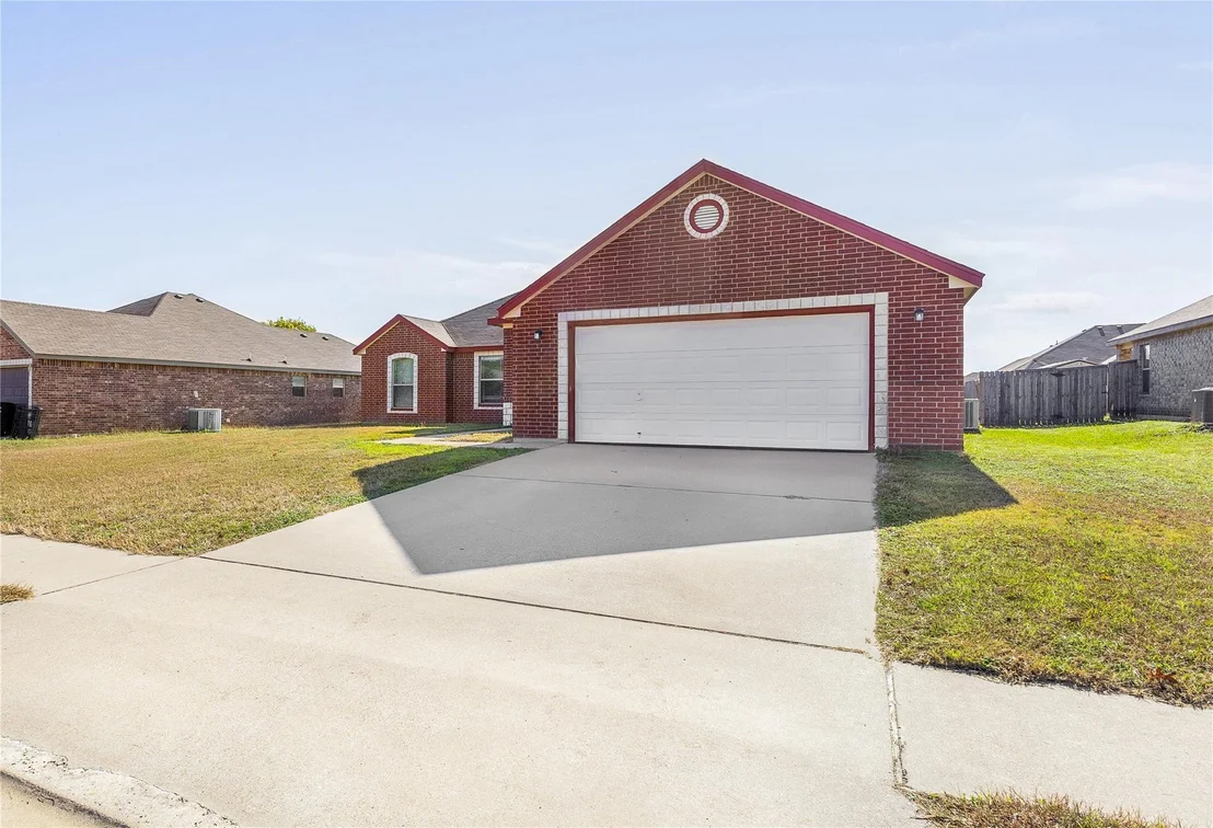 Photo of 308 Curtis DR
