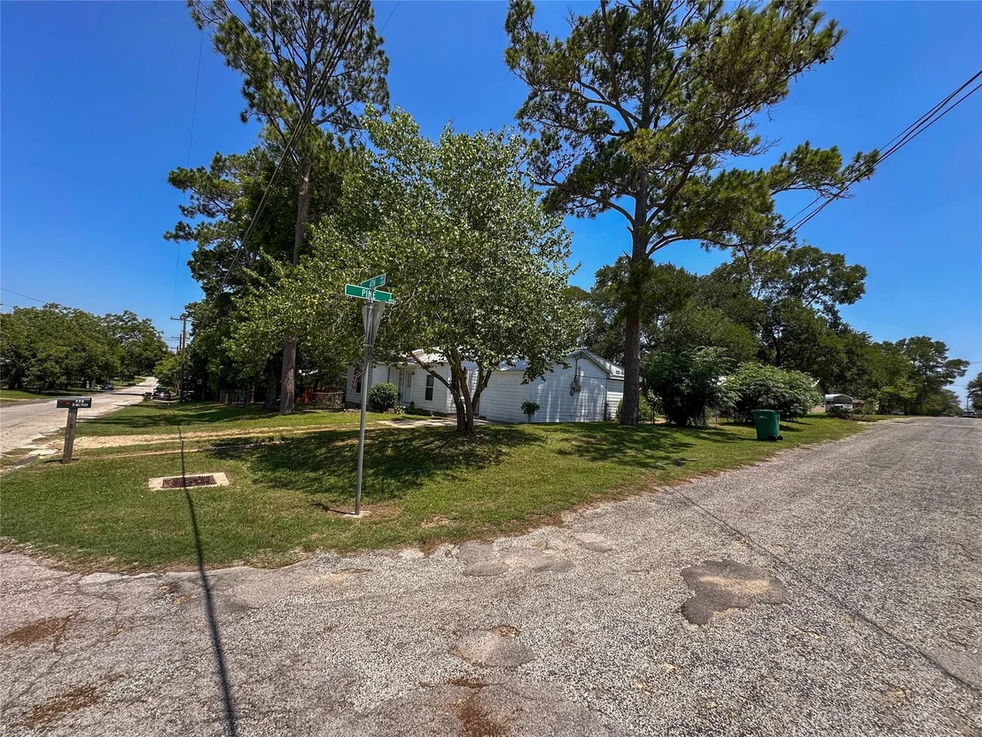 Photo of 407 4th Ave