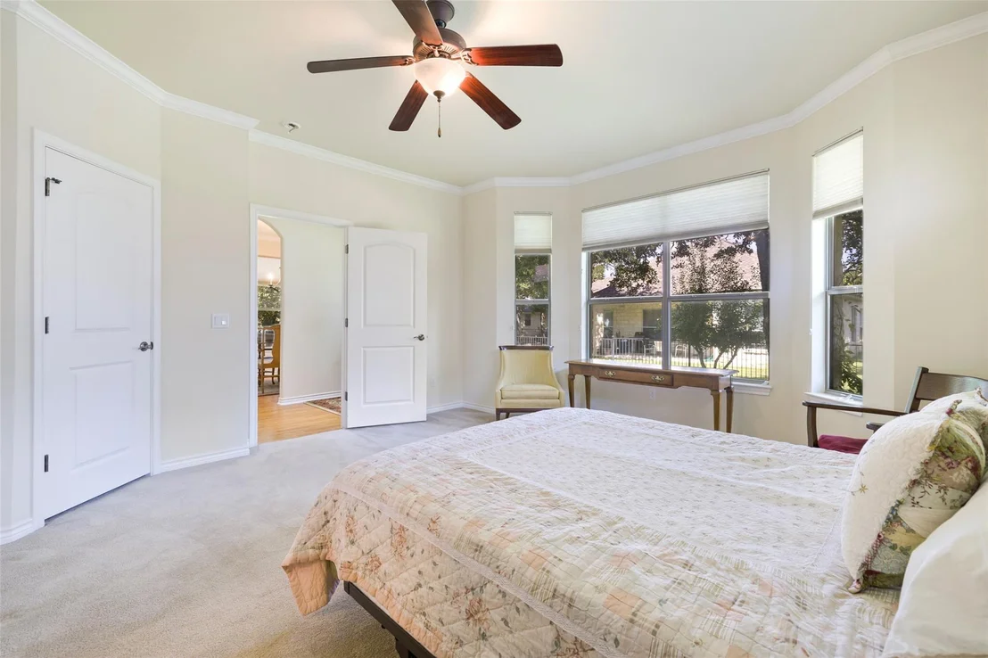 Photo of 917 Heritage Oaks BND
