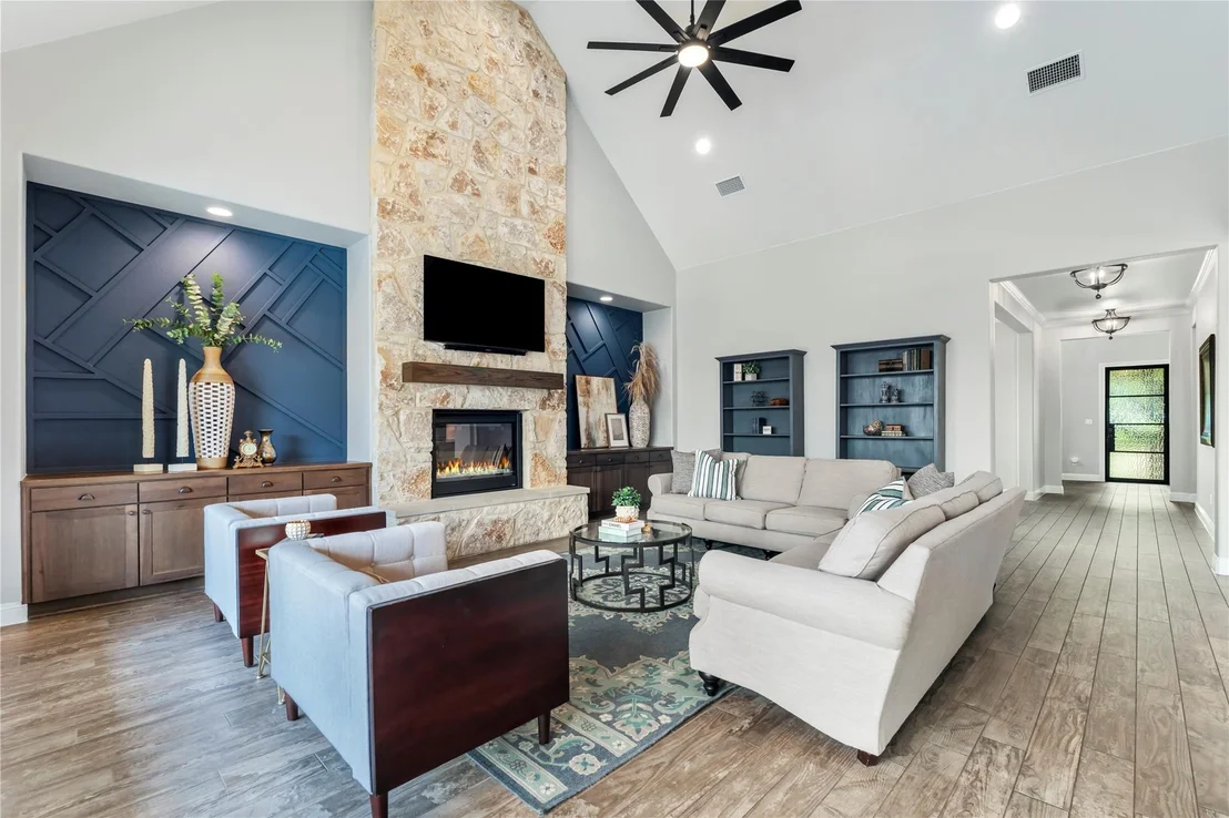 Photo of 408 Riva Ridge PL