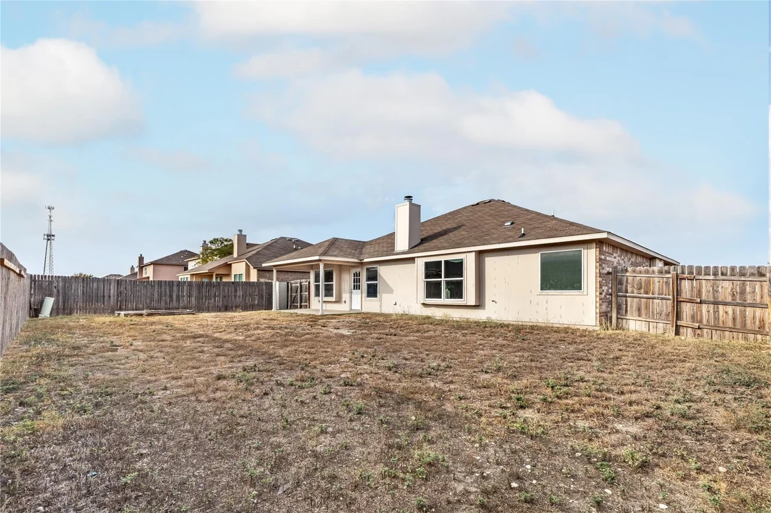 Photo of 606 W Libra DR