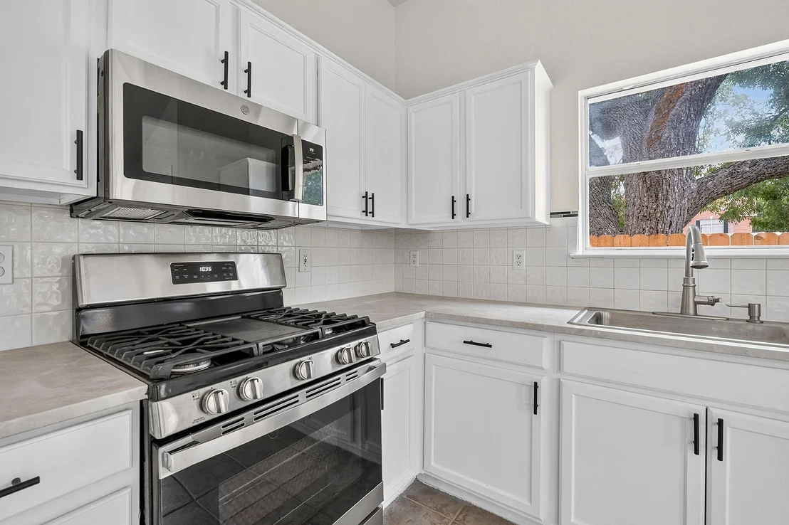 Photo of 6901 Bancroft Woods DR