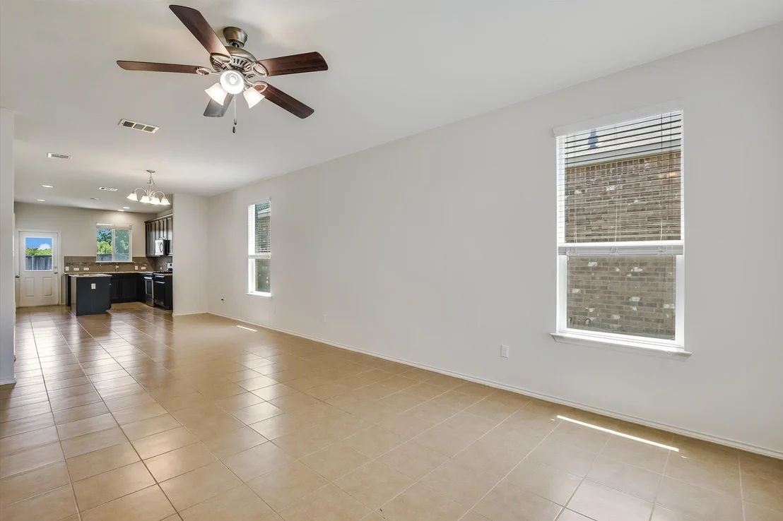 Photo of 136 Stella Gold ST