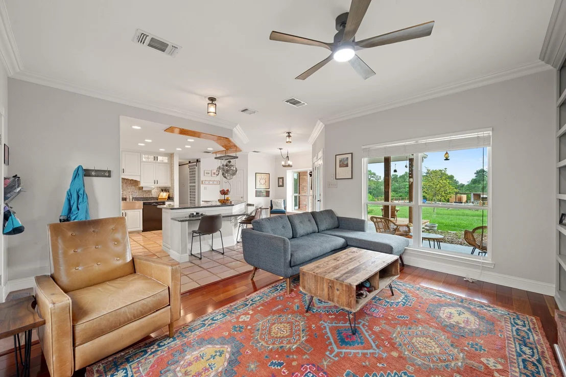 Photo of 622 Thousand Oaks LOOP