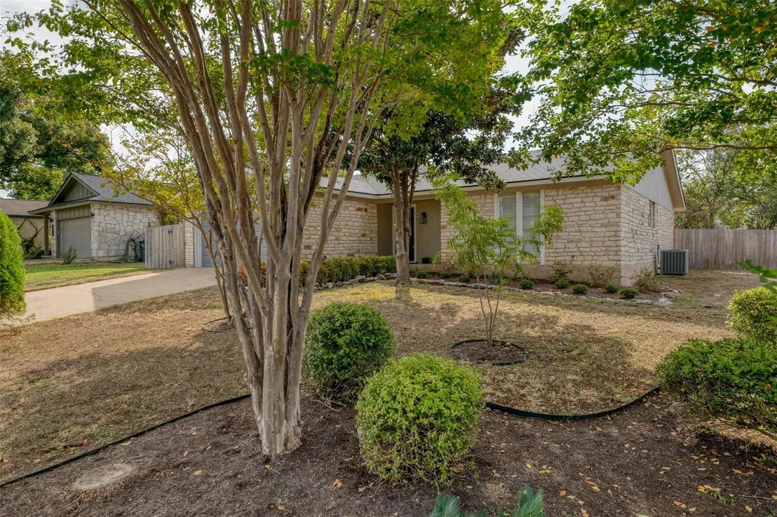 Photo of 1000 Spring Tree ST