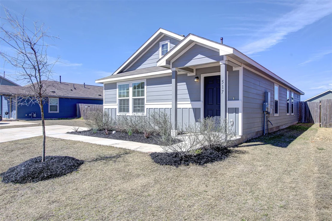 Photo of 517 Thunderstorm Ave