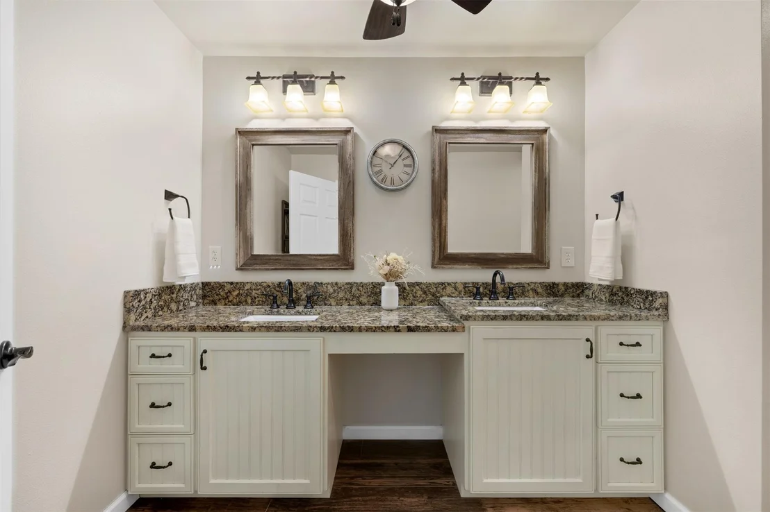 Photo of 111 Lookout CIR