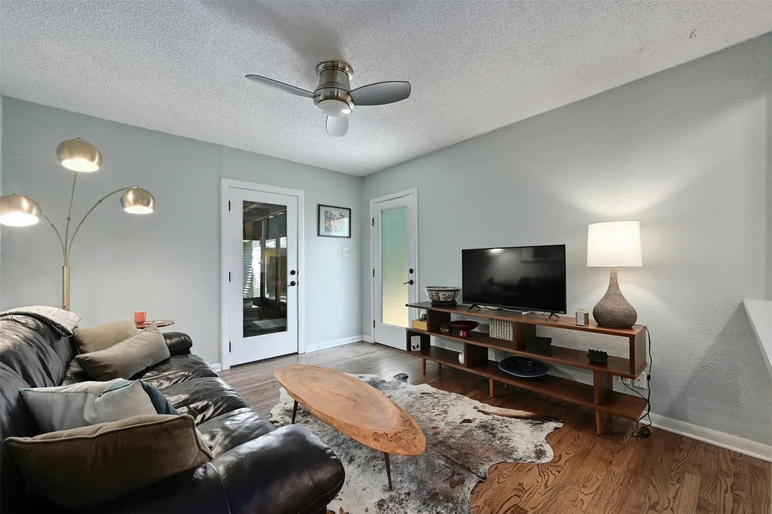 Photo of 5106 Valley Oak DR