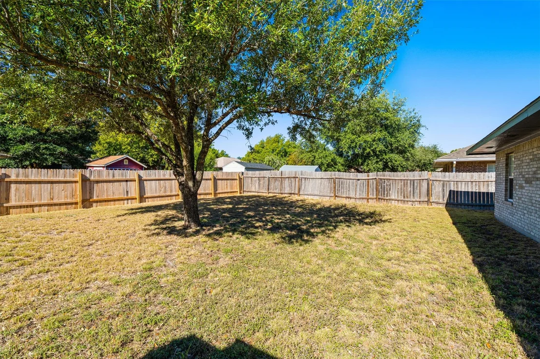 Photo of 419 Bentwood DR