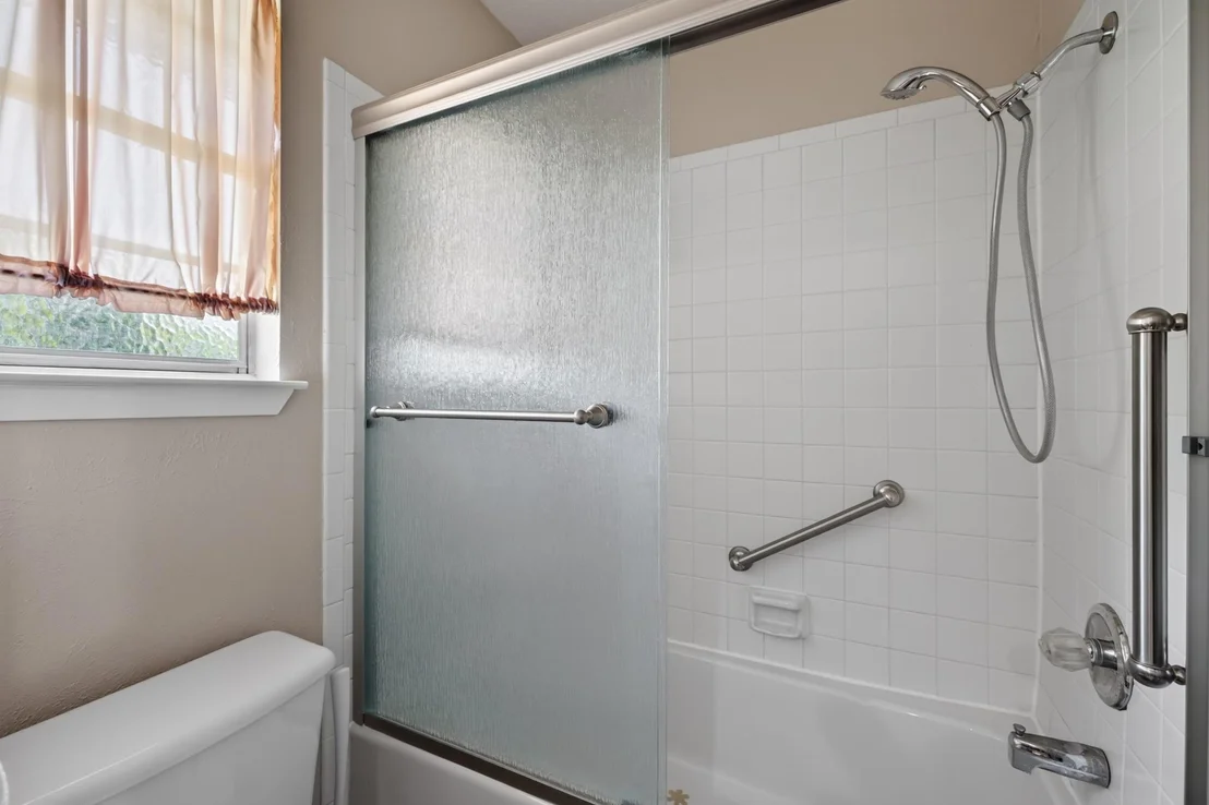 Photo of 600 E Central DR
