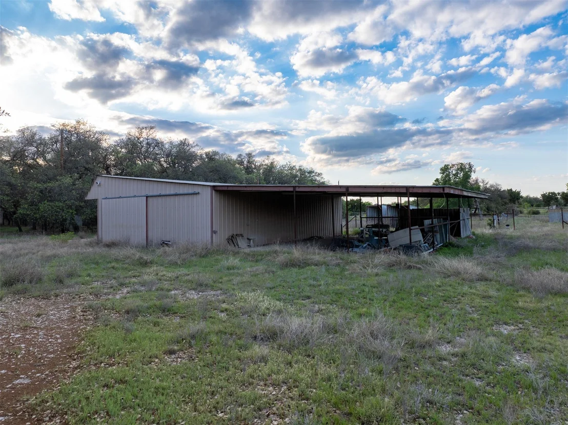 Photo of 1050 Oak Grove RD