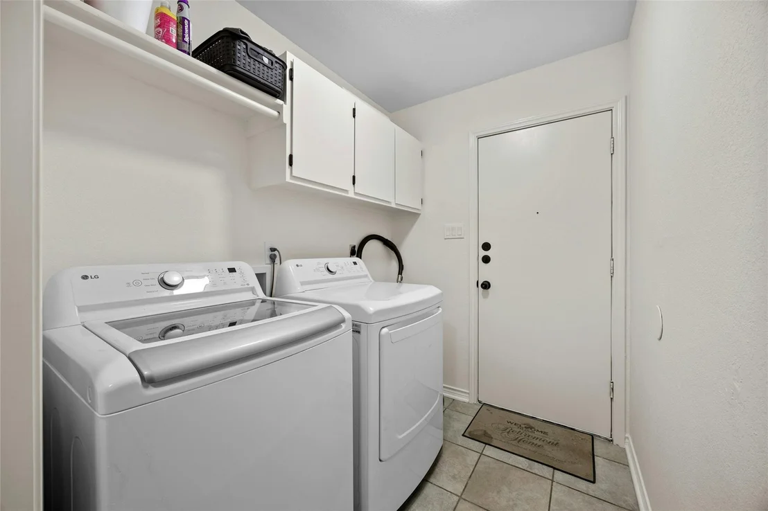 Photo of 610 Sabine CIR