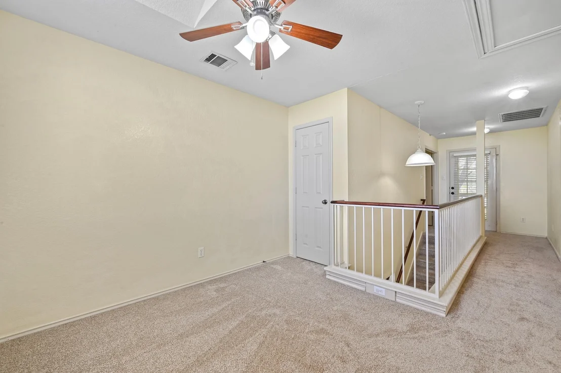 Photo of 4584 Mather